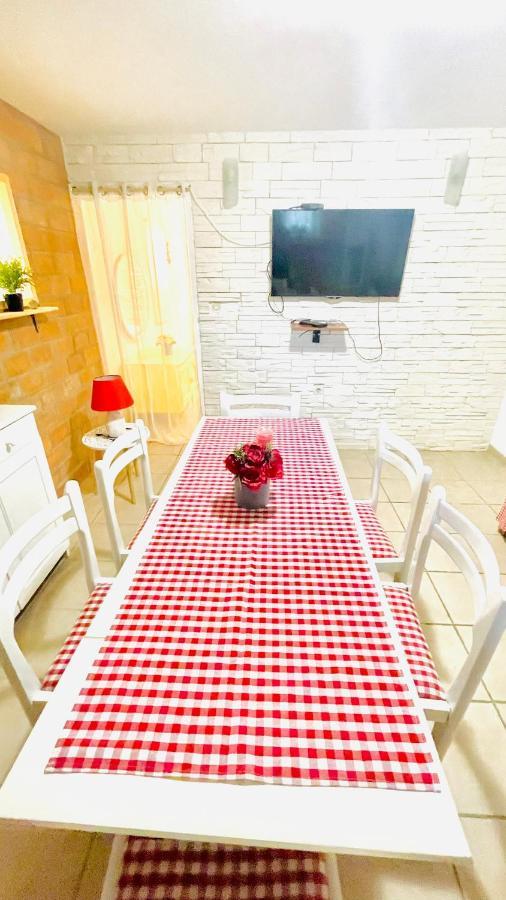 Colorful And Happy Apartment Sukosan - With Parking Bagian luar foto
