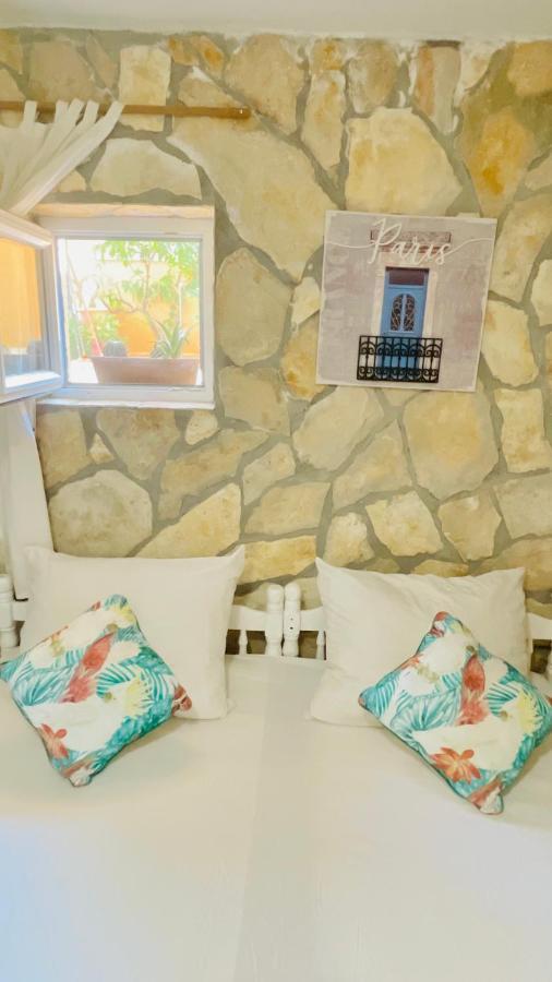 Colorful And Happy Apartment Sukosan - With Parking Bagian luar foto