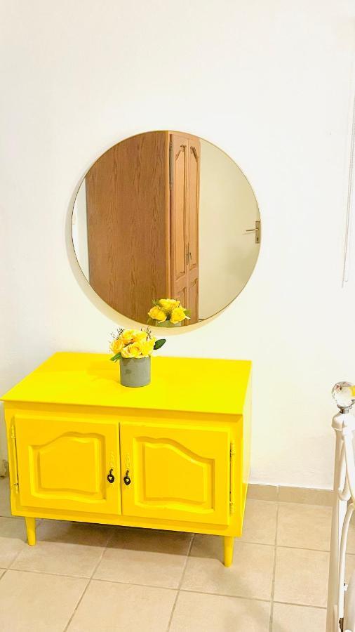 Colorful And Happy Apartment Sukosan - With Parking Bagian luar foto