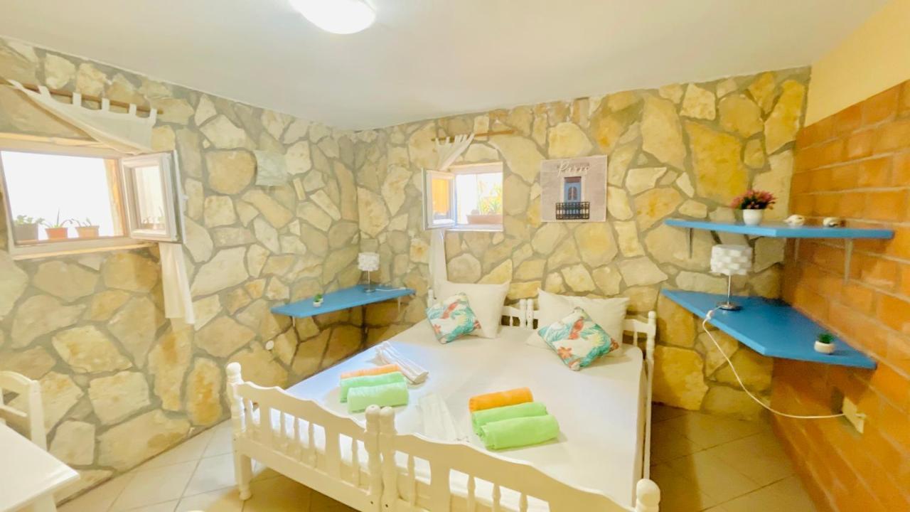 Colorful And Happy Apartment Sukosan - With Parking Bagian luar foto
