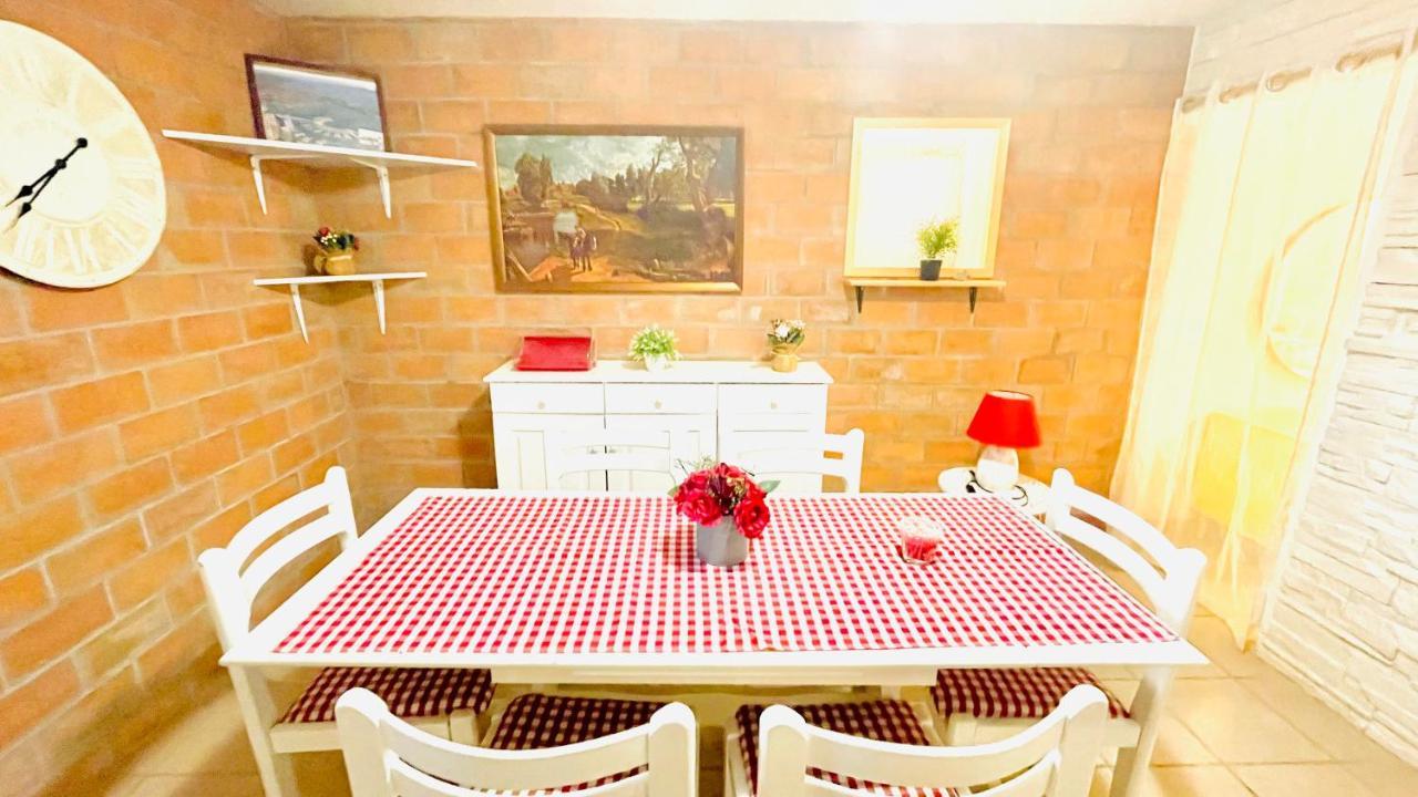 Colorful And Happy Apartment Sukosan - With Parking Bagian luar foto
