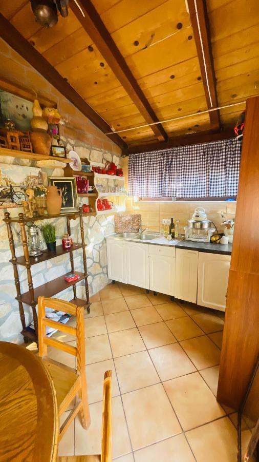 Colorful And Happy Apartment Sukosan - With Parking Bagian luar foto